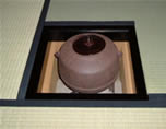 Equipment used during a tea ceremony  